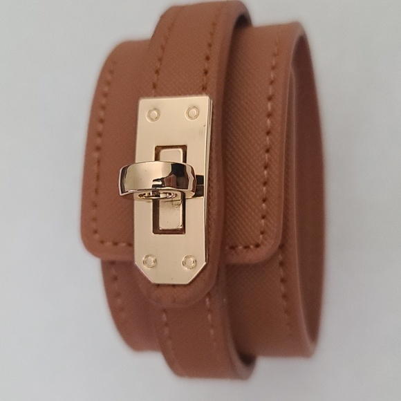 Like New Womens Brown Leather Cuff Bracelet - Picture 1 of 6